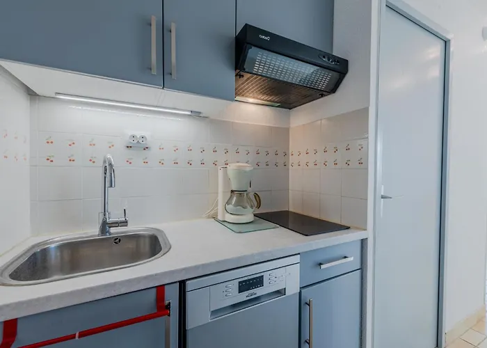 아파트 Porte De La Claudea By Interhome