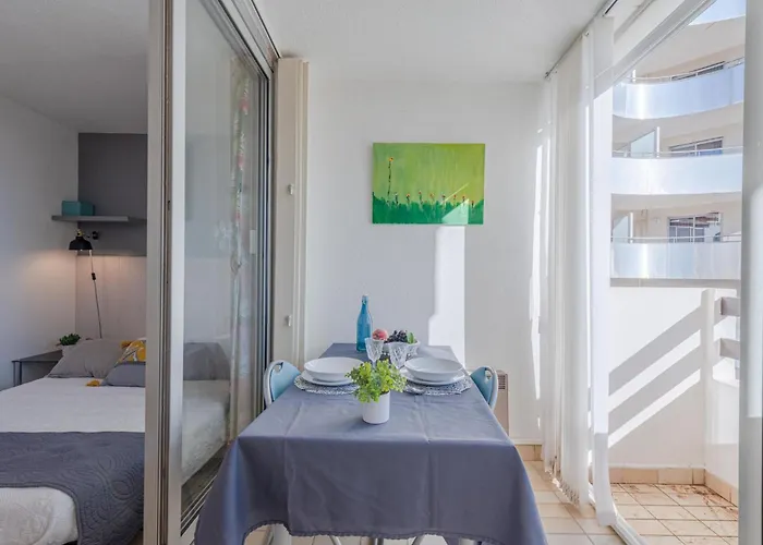 아파트 Porte De La Claudea By Interhome